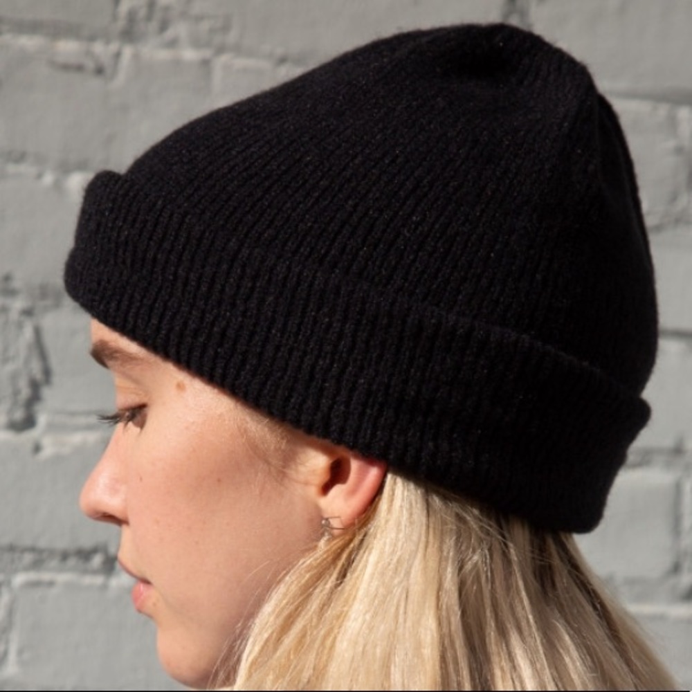 FREE W BUNDLE !! Brandy Melville navy blue beanie